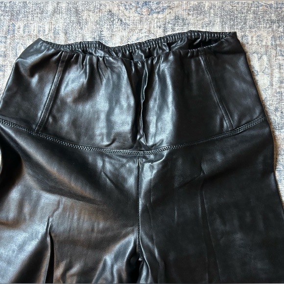 Aritzia Wilfred Daria Pant (Leather Legging) - Picture 6 of 9